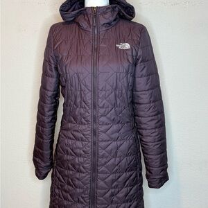 The North Face Women's Quilted Hooded Puffer Coat — Plum